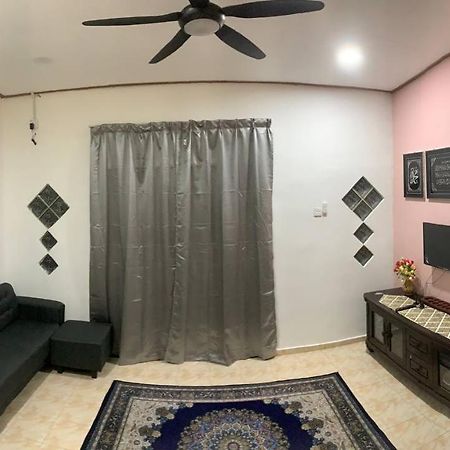 Lavender Homestay Desa Chendering 3 Bedrooms Куала-Тренгану Экстерьер фото