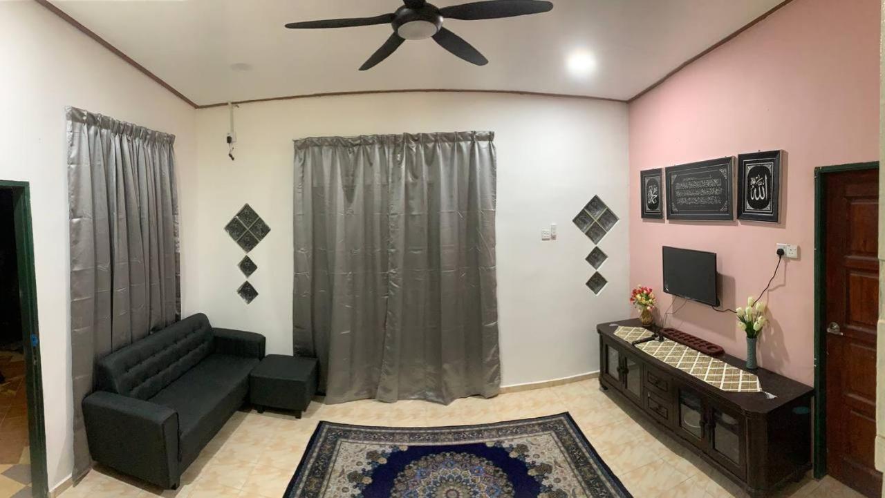 Lavender Homestay Desa Chendering 3 Bedrooms Куала-Тренгану Экстерьер фото