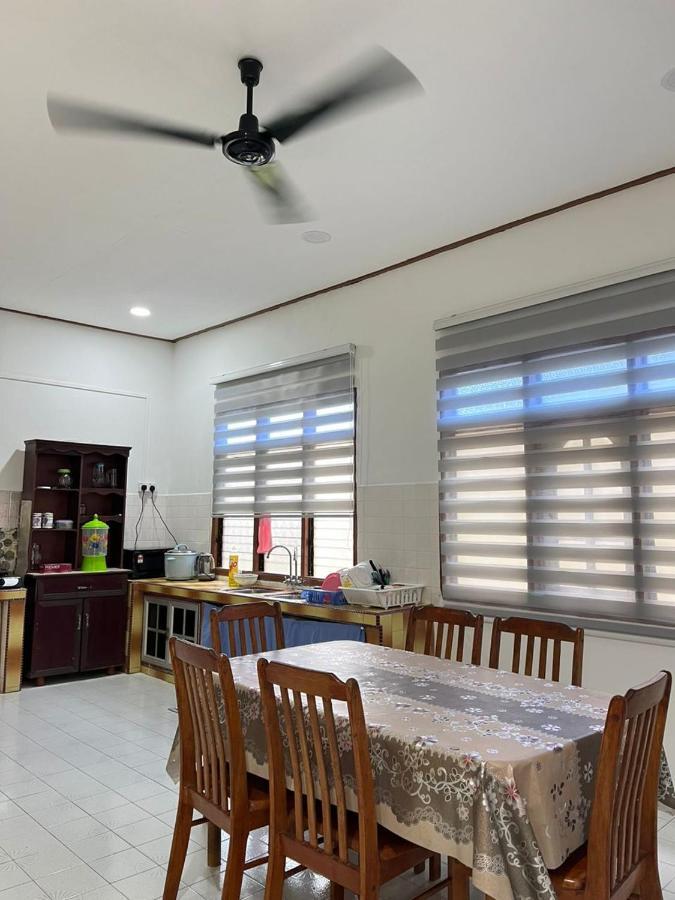 Lavender Homestay Desa Chendering 3 Bedrooms Куала-Тренгану Экстерьер фото